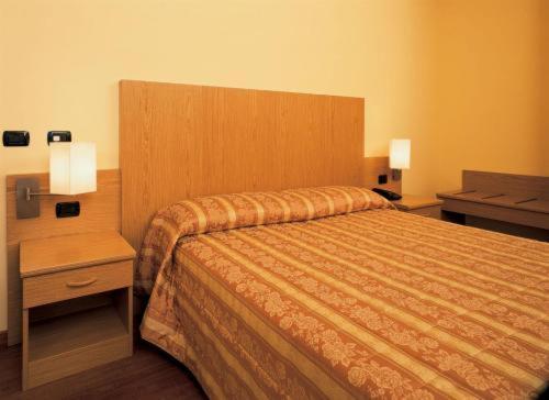 Hotel Bellavista Valmadrera Habitación foto